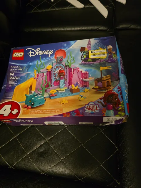 LEGO Disney Princess: Ariel's Crystal Cavern (43254)