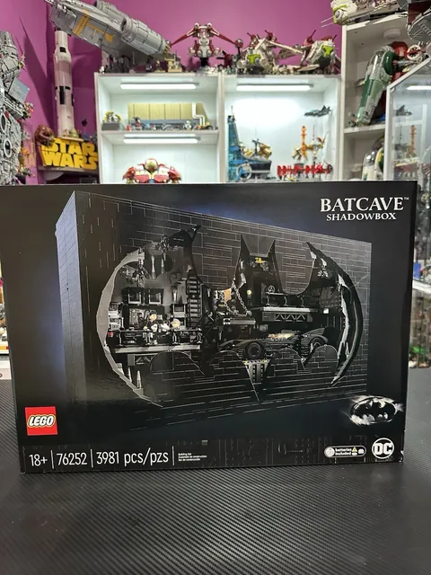 LEGO DC: Batcave --Shadow Box (76252)
