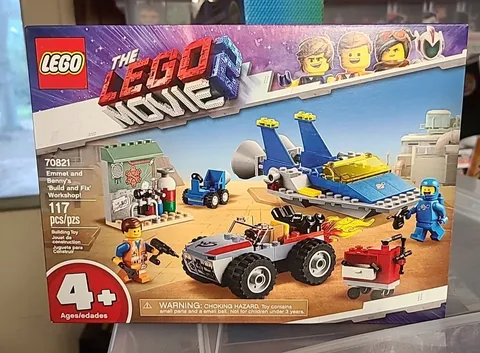 LEGO® Set (70821) Lego Movie 2 Emmet Benny’s Build & Fix Workshop Set NEW