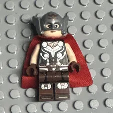 LEGO Thor Minifigure Marvel Super Heroes Red Cape Helmet Brown/Silver Armor
