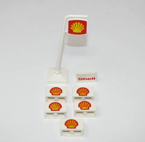 LEGO SYSTEM DENMARK VINTAGE  SHELL SIGN RARE ITEM  plus 1x2 bricks