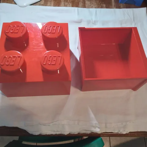 Lego Red Storage Brick 2 x 2 4005 2015 GUC Stackable 9 3/4 x 9 3/4 x 7 Bottom 