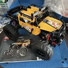 LEGO TECHNIC: 4x4 Xtreme Off-Roader (42099)
