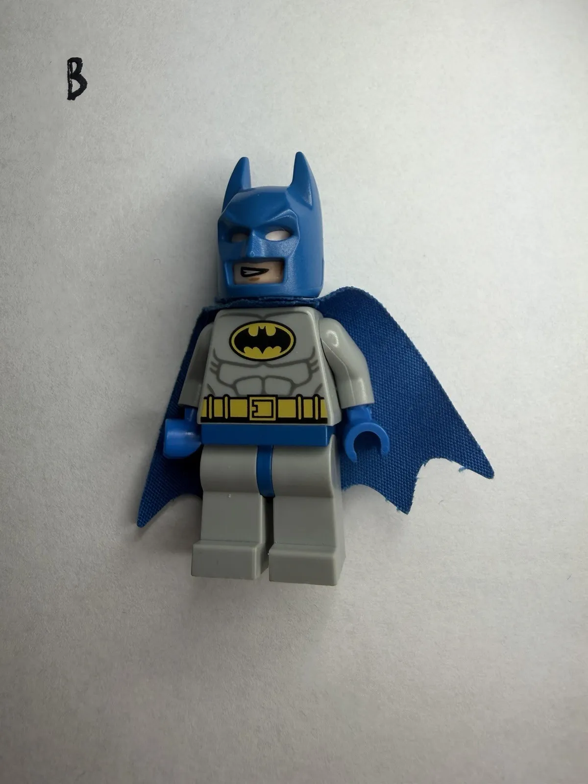 Lego Batman 10724 10672 Blue Mask, Cape Batmobile Super Heroes Minifigure