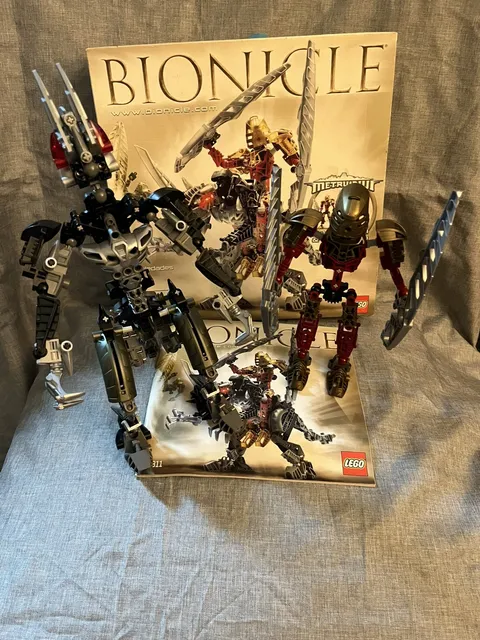 LEGO #8811 Bionicle Titans Toa Lhikan & Kikanalo Warriors W/ Box & Instructions