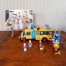 LEGO Hidden Side Paranormal Intercept Bus 3000 70423, Complete 5 Minifigures