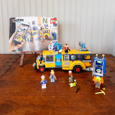 LEGO Hidden Side Paranormal Intercept Bus 3000 70423, Complete 5 Minifigures