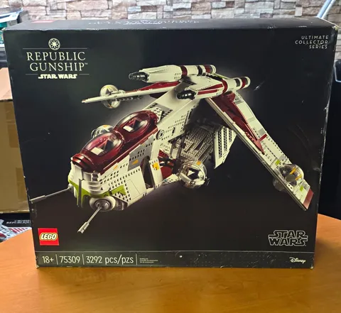 LEGO Star Wars UCS Republic Gunship 75309 Complete Set 3292pcs 18+ Box