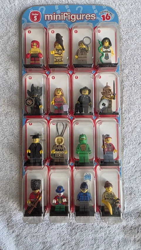 ​LEGO Minifigures Series 5 Complete Set 16 Figures Official Retail Display 8816