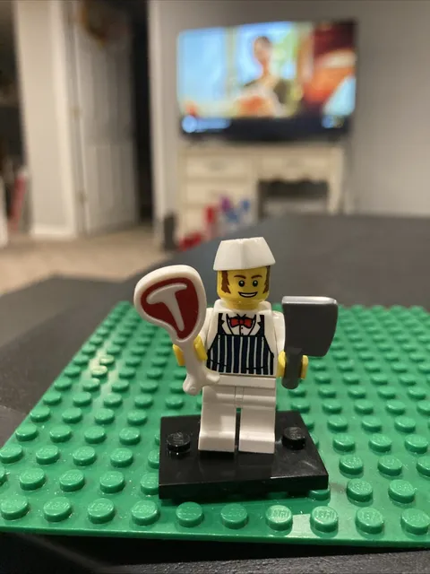 LEGO Minifigure #COL06-14/ BUTCHER / Collectible Series 6 / Released 2012 / 8827