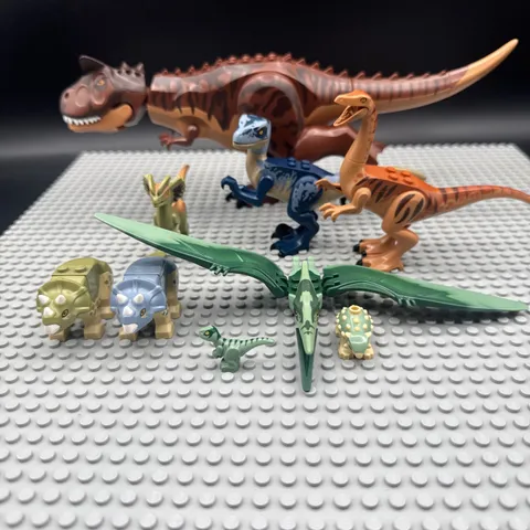 Lego  Carnotaurus Dilophosaurus Gallimimus Raptor  Figure Jurassic World Etc Lot