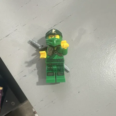 LEGO NINJAGO Green Ninja Minifigure w/ Sword & Back Accessory