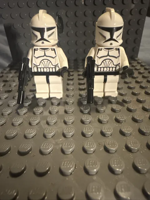 LEGO Star Wars Lot of 2 Phase 1 Clone Troopers sw0200a W/ Blasters Accessories