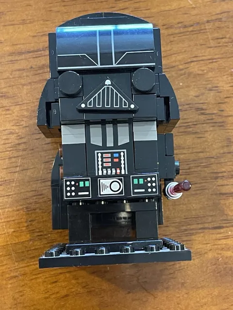 LEGO Star Wars Brickheadz 41619 Darth Vader (100% Complete)