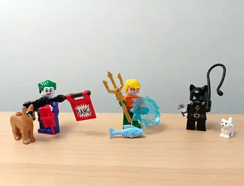 LEGO DC Comics Batman + Super Heroes Minifigure Lot (3) Joker Aquaman Catwoman