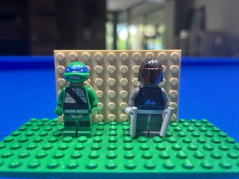 LEGO Star Wars Mando super commando +Leonardo Minifigure Lot of 2