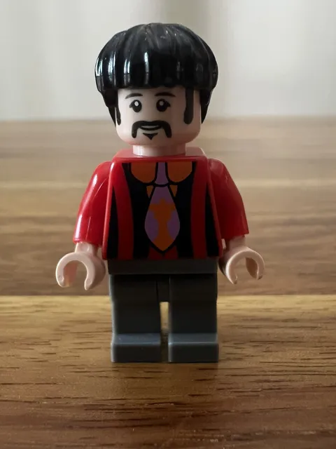 LEGO The Beatles Ringo Starr minifigure from 21306 Yellow Submarine