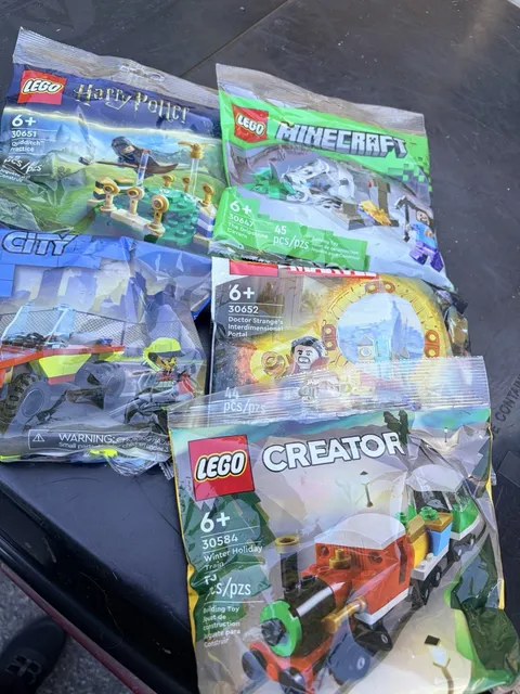 Lot Of 5 LEGO New Sealed Minifigure Poly bags
