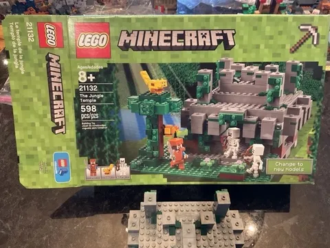 LEGO Minecraft: The Jungle Temple 21132, Complete Set w/ Minifigs & Instructions