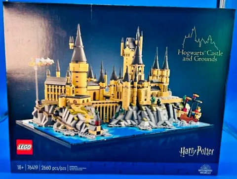 LEGO #76419 HARRY POTTER HOGWARTS CASTLE & GROUNDS. NEW SEALED FREE SHIPPING