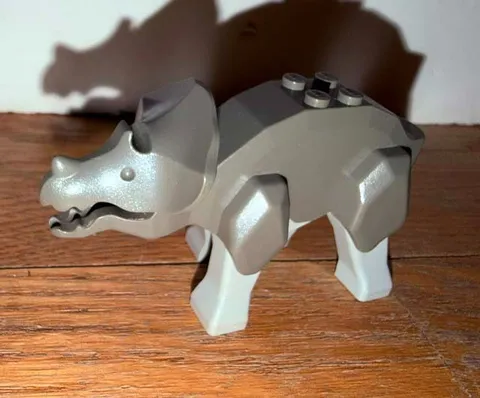 LEGO Dark Gray, Light Gray Legs Triceratops Dino 5975 Tricera02 Adventure Island