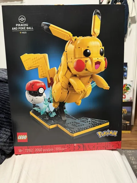 LEGO Pokémon Pikachu & Poke Ball Set 72152 2050 Pieces Brand New