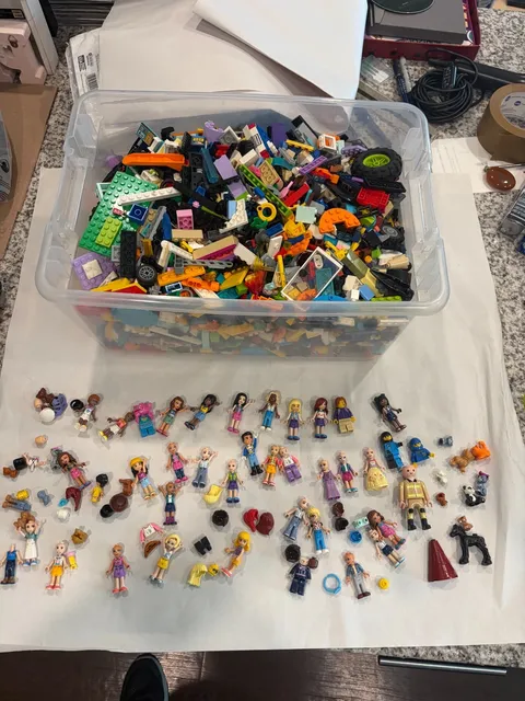 20 Lb Lot Of Lego 40+ Friends & Nascar Mini Figurines And 2 Lb.  Pokemon Duplo