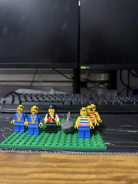 LEGO Pirates Minifigure Lot of 6 Imperial Soldiers Pirates