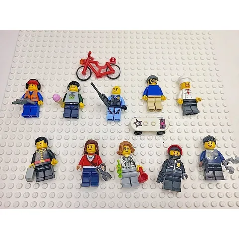 LEGO Minifigure Mixed Lot 10 City Town Townspeople People W/ Accessories #2