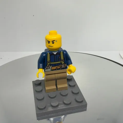 LEGO Minifigure Worker Blue Shirt Tan Pants - Excellent Condition