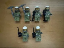 LEGO City Minifigurines - 6 M/F Volcano Explorer w/ Tools and Breathing Gear
