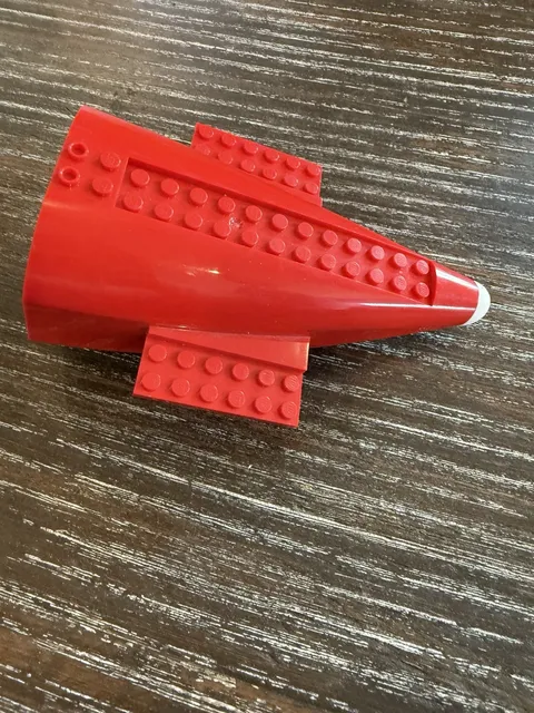 Lego 54701 Aircraft Fuselage Curved Red Rubber Tip EUC 2005 Aft Section