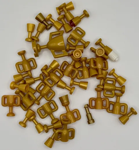 LEGO Large Mixture Lot Pearl Gold Small/Large Trophy Cup and Goblet inv.641