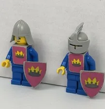 Vintage LEGO cas081 Classic Yellow Castle Knights w/ Shields 6075 Lot 2 Minifigs