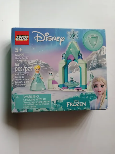 RETIRED LEGO 43199  Elsa's Castle Courtyard NEW IN DAMAGED BOX SEALED