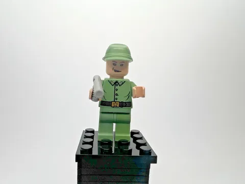 LEGO Indiana Jones Minifigure- Russian Guard 1 - IAJ013 Kingdom of crystal Skull