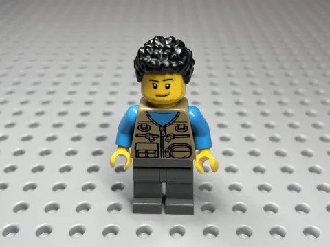 LEGO Minifigure Camper Van Owner Male Dark Tan Vest Stubble No: cty1261 Alt Hair