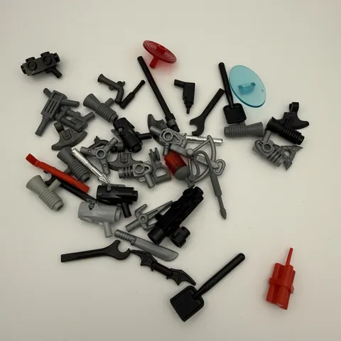 Lego Minifig Weapons And Tools  Assorted Lot 40 pieces 005