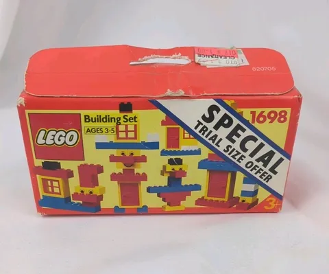 LEGO Basic Building Set (1698) 24 Pieces Mfg 1991 New Unopened Damaged Box