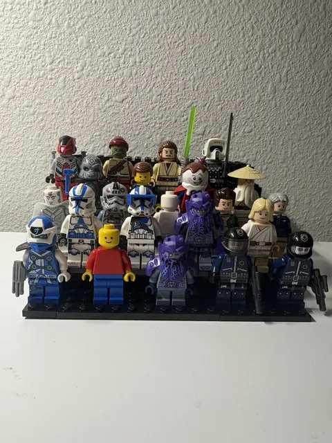 LEGO Minifigure Lot- 22 Minifigures Star Wars Ninjago Nexo Knights etc