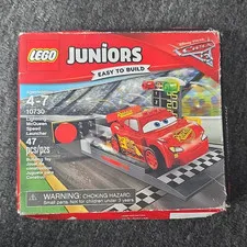 LEGO Juniors Cars 3 10730 Lightning McQueen Speed Launcher 47 pcs Ages 4-7