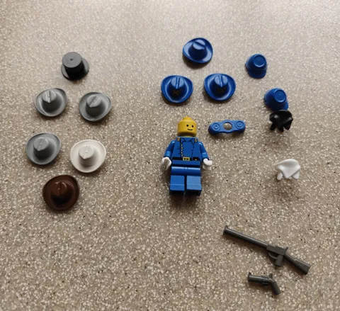 Vintage Lego Western cavalry soldier minifgure weapons hats accessories lot
