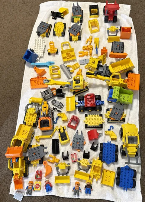 Lego Duplo Trucks Excavators Tractors Figures Tools Huge Lot Construction 110 pc