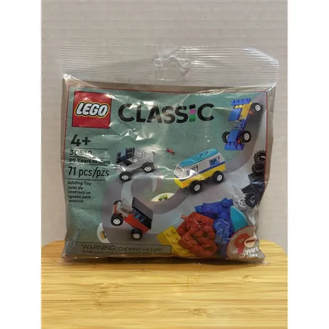 LEGO Classic: 90 Years of Cars 30510 Yellow Surfer Van 71 pcs
