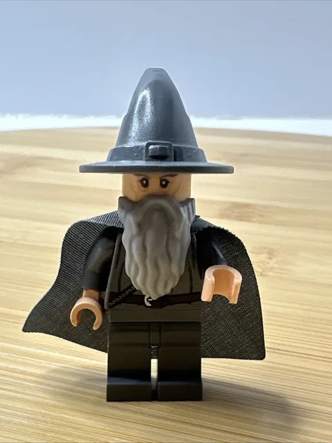 LEGO Lord of the Rings Gandalf the Grey and Cape from Dimensions Pack
