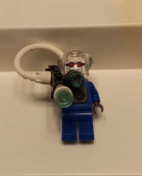 LEGO 2006 Mr. Freeze Minifigure Batman DC Batcave Vintage with Freeze Gun