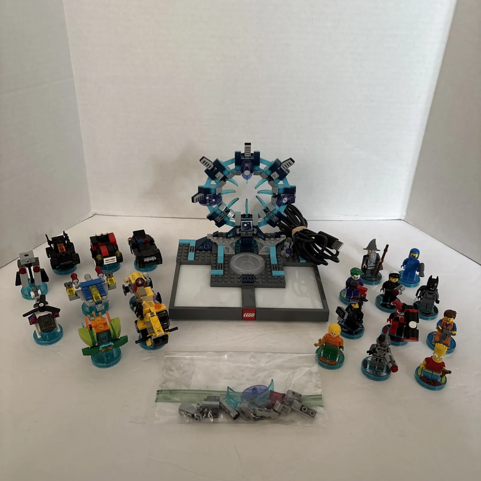 Lego Dimensions Minifigures Mixed Lot W/ Stands, Vehicles, Pieces *SEE PICTURES*