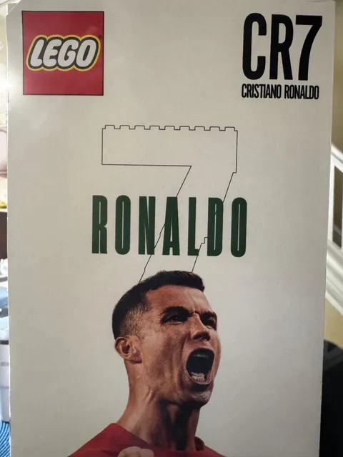 LEGO Set Cristiano Ronaldo Soccer Legend CR7 854pcs Brand New Factory Sealed
