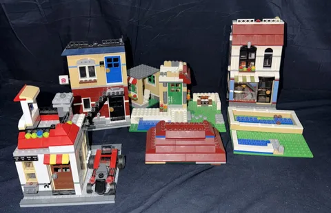 Lego City Houses Apartment Buildings Loose Incomplete Lot of 4