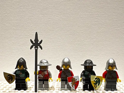 LEGO Castle: Kingdoms Minifigure Lot w/ Lion & Dragon Knights - Read Description